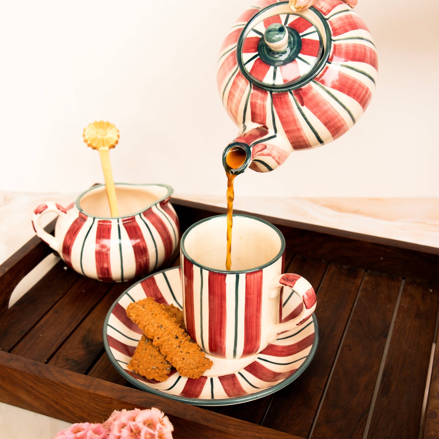 Crimson stripes tea set