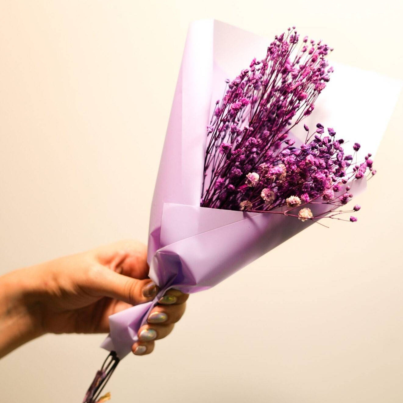 Purple Baby breaths - https://orahomedecor.in/