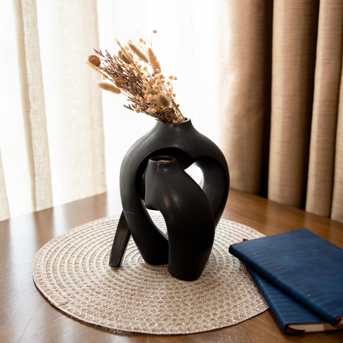 Black harmony vase