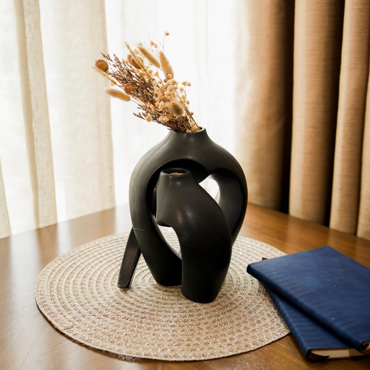Black harmony vase