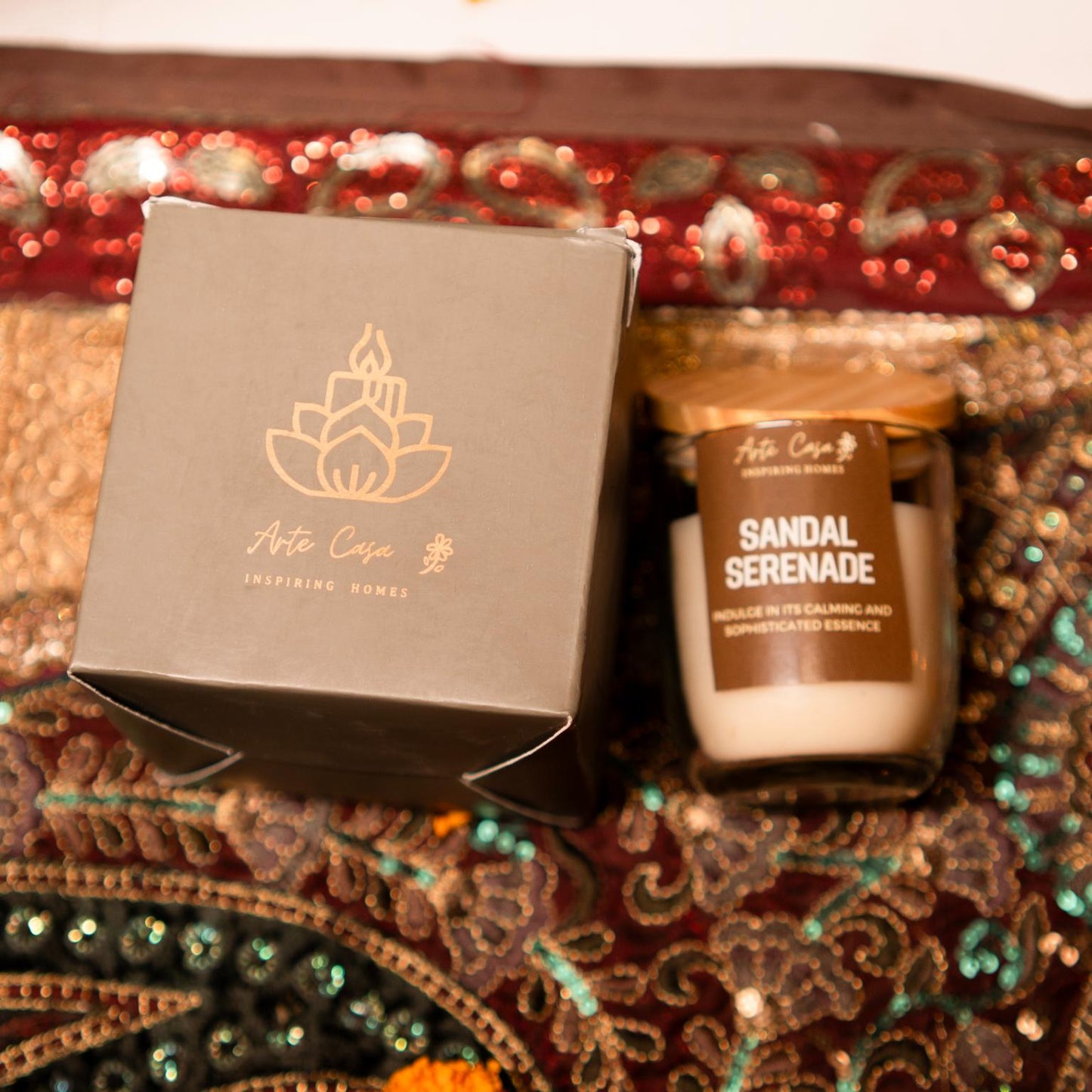 Scented candle with gift box- Sandalwood