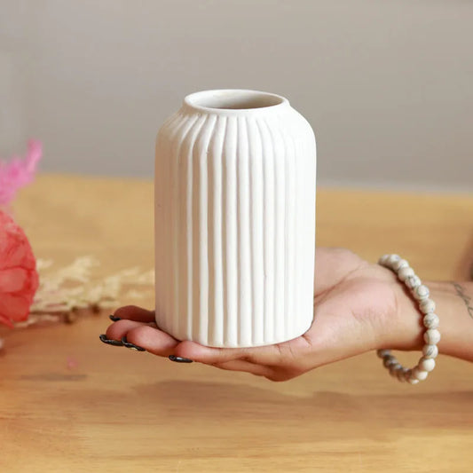 Mini Snow white vase with aroma mist bunch - https://orahomedecor.in/