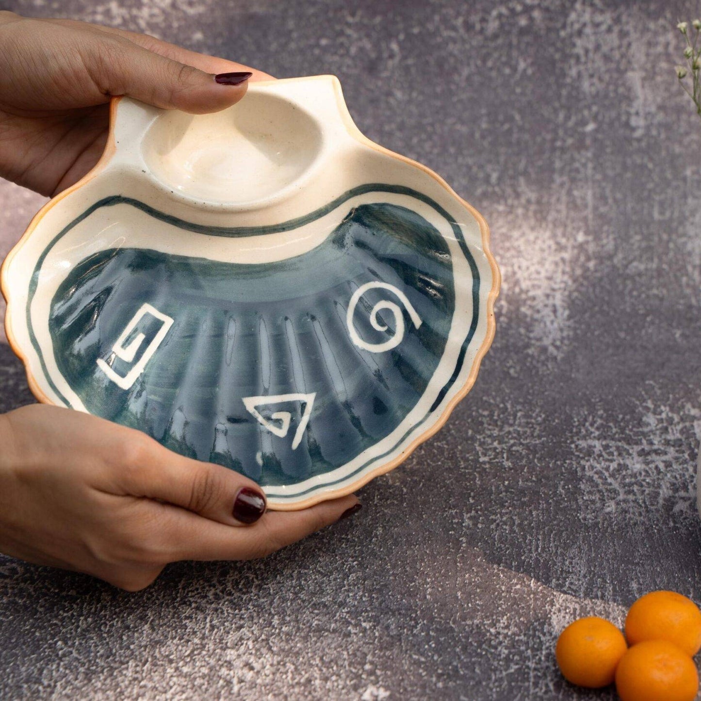 Coastal shell platter - https://orahomedecor.in/