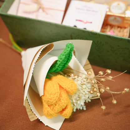 Rakhi hamper for flower lover bhai bhabhi