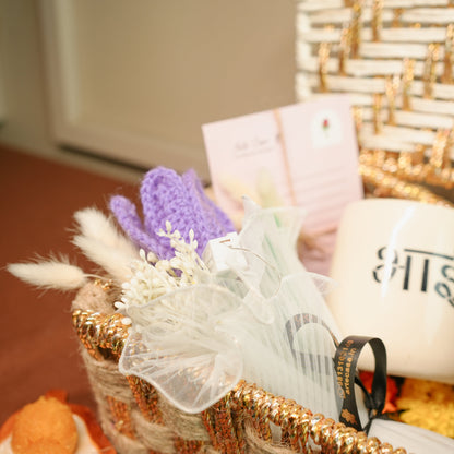 Premium Rakhi hamper for bhai bhabhi