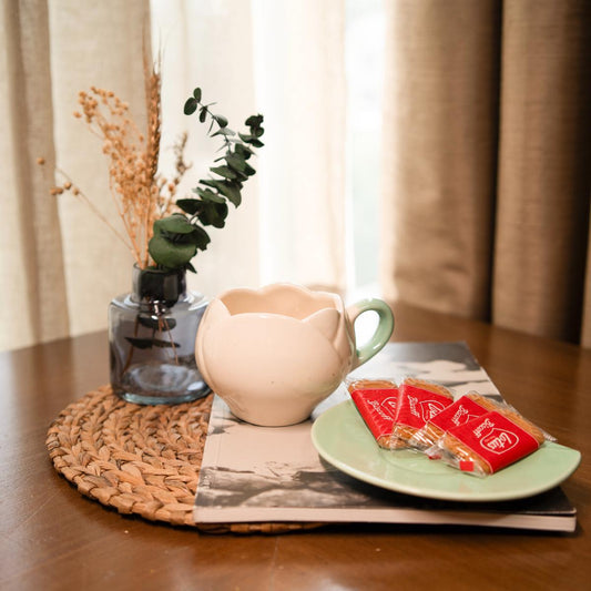 Tulip charm cup saucer-white